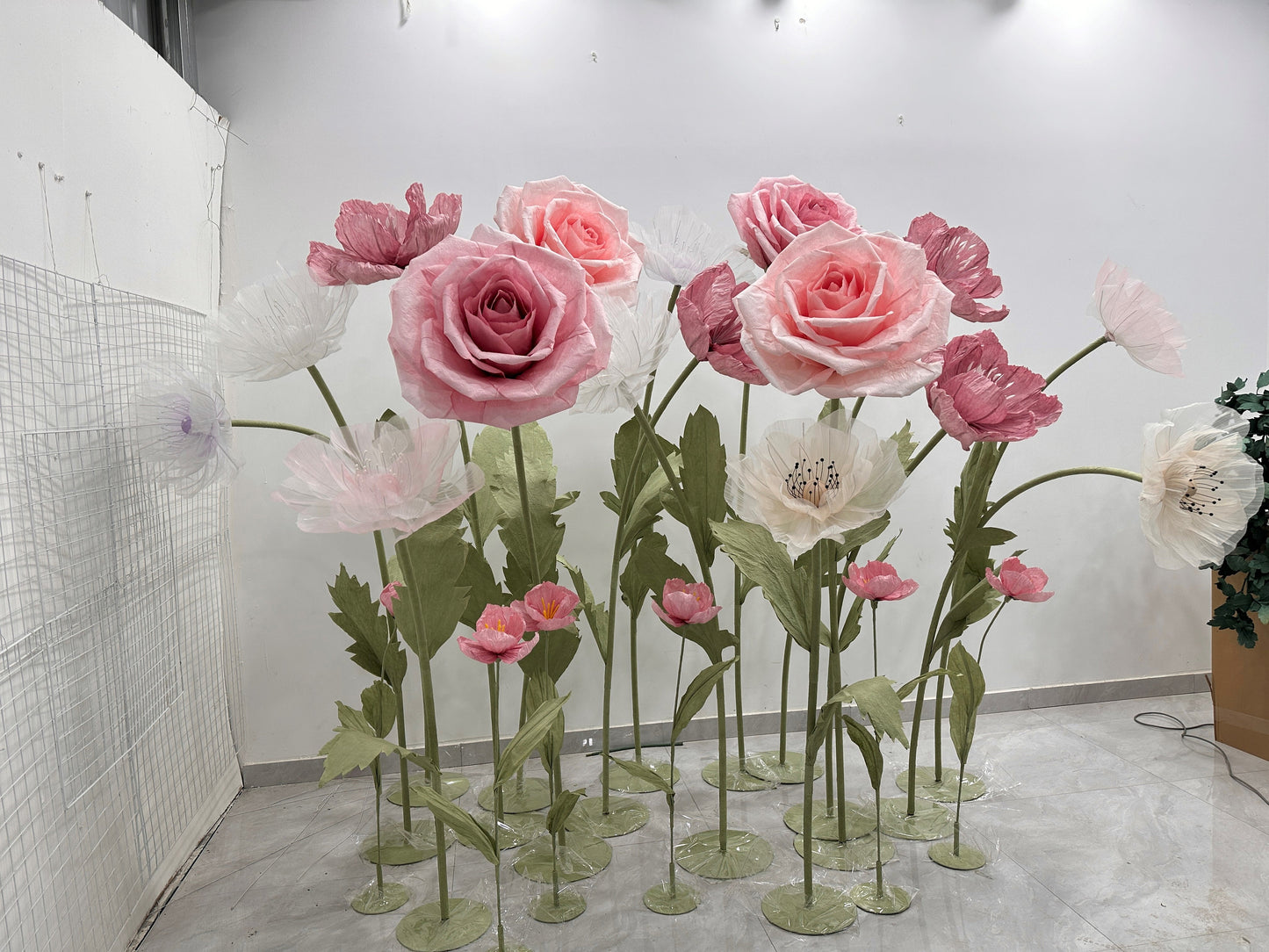 Giant Blooms 23PGF19 Roses+Poppies